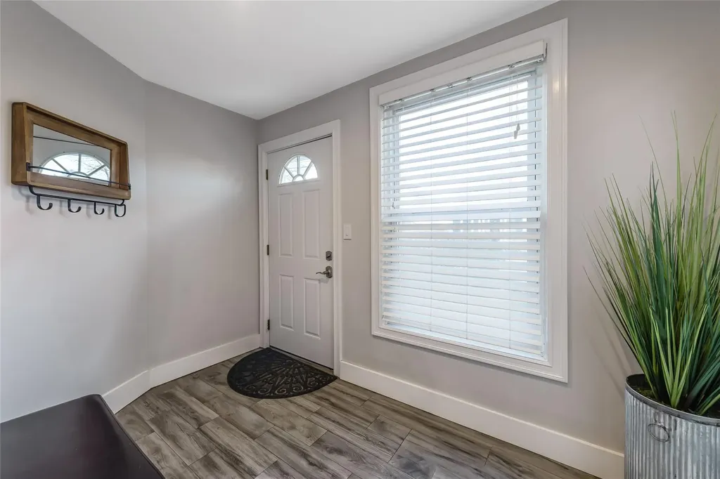 310 Schuster Avenue Mineola NY 11501