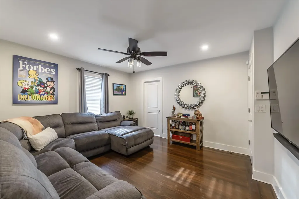 310 Schuster Avenue Mineola NY 11501