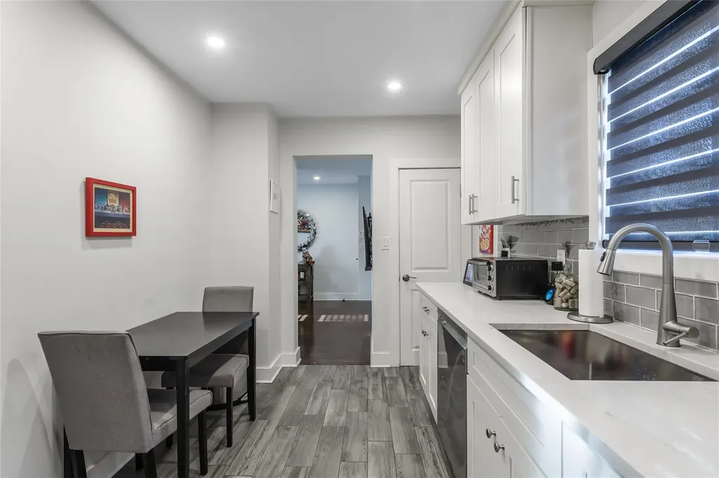 310 Schuster Avenue Mineola NY 11501