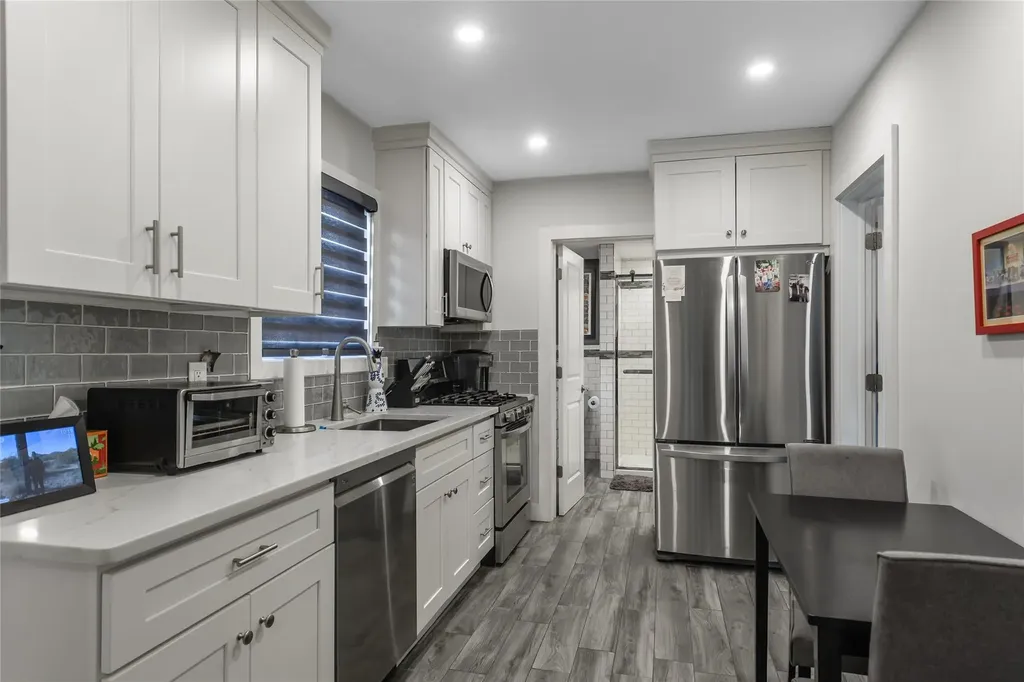 310 Schuster Avenue Mineola NY 11501