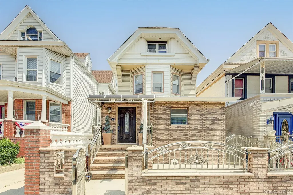 33 Jerome Street Brooklyn NY 11207