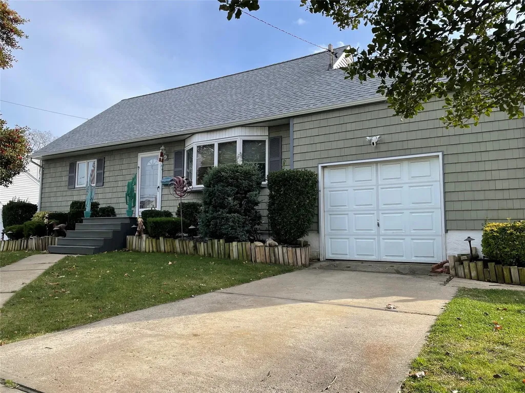 206 Justice Street West Babylon NY 11704