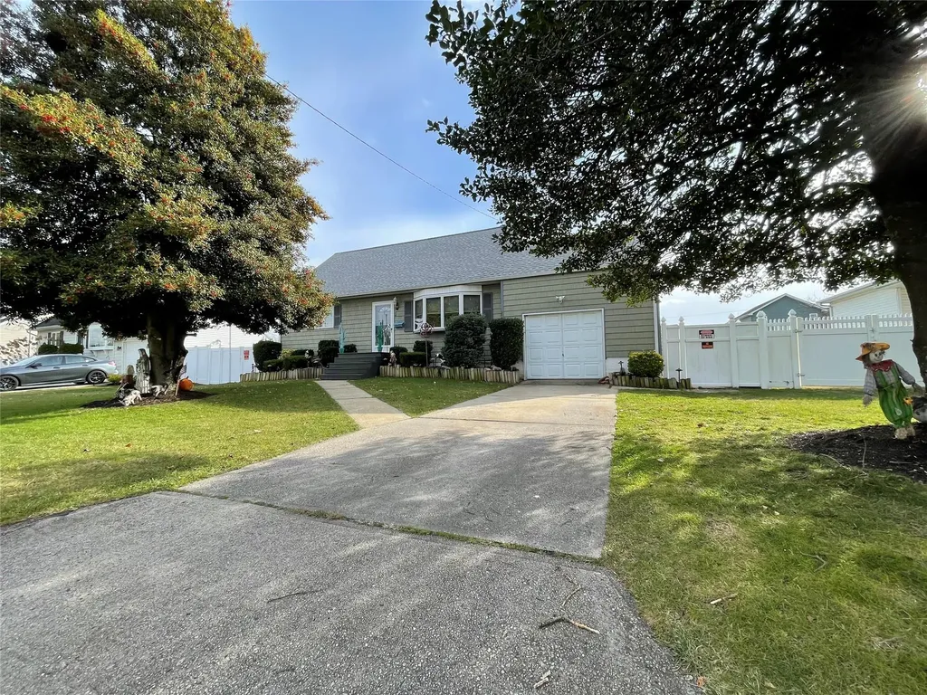 206 Justice Street West Babylon NY 11704
