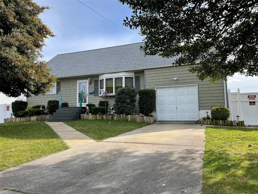 206 Justice Street West Babylon NY 11704