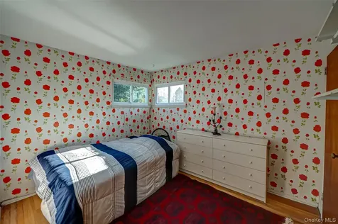 305 West 20th Street Deer Park NY 11729