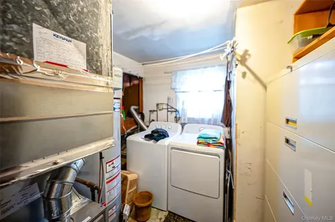 305 West 20th Street Deer Park NY 11729