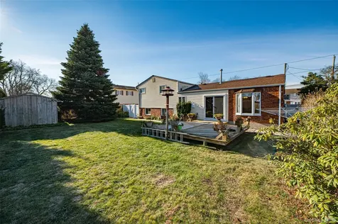 305 West 20th Street Deer Park NY 11729