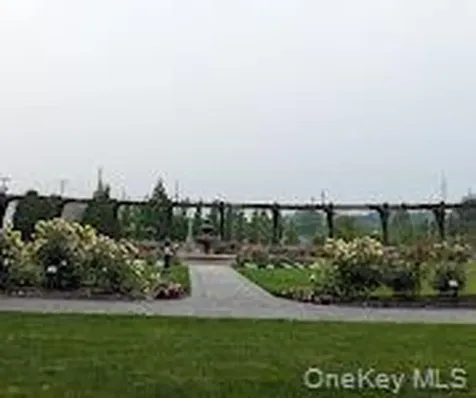 305 West 20th Street Deer Park NY 11729
