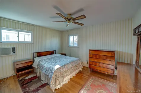 305 West 20th Street Deer Park NY 11729