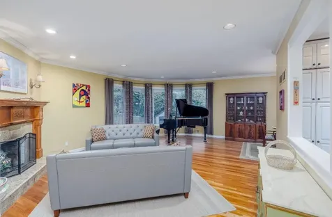 2 Landing Lane Port Jefferson NY 11777