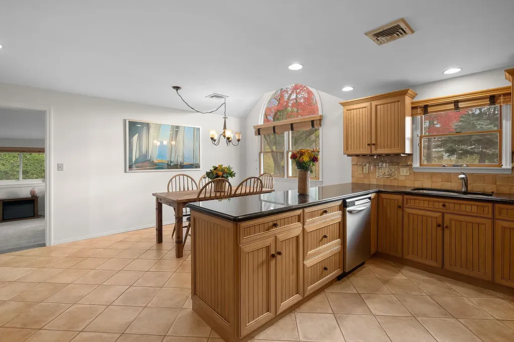 25 Maple Hill Road Huntington NY 11743
