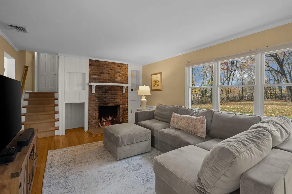 25 Maple Hill Road Huntington NY 11743