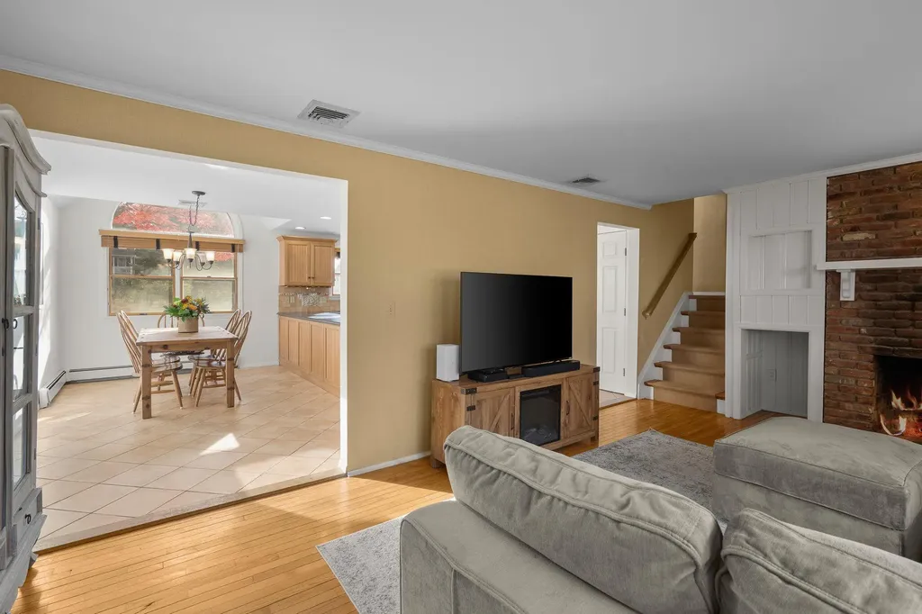 25 Maple Hill Road Huntington NY 11743