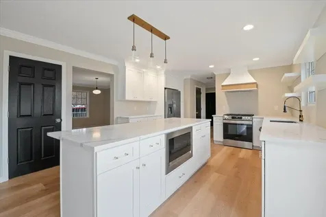 26 Riverhead Road East Moriches NY 11940