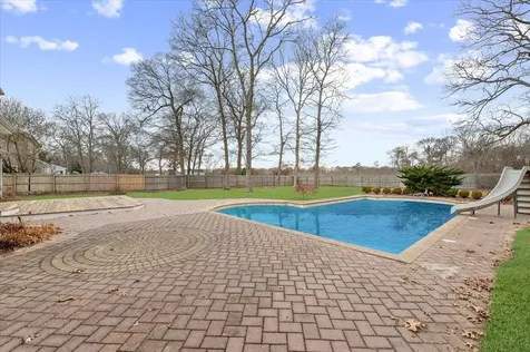 26 Riverhead Road East Moriches NY 11940