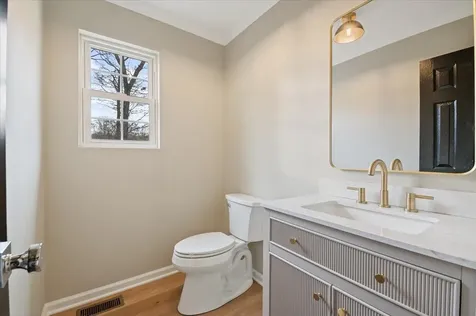 26 Riverhead Road East Moriches NY 11940