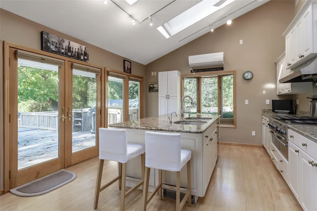 175 Split Rock Road Syosset NY 11791