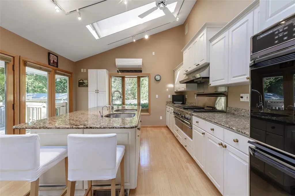 175 Split Rock Road Syosset NY 11791