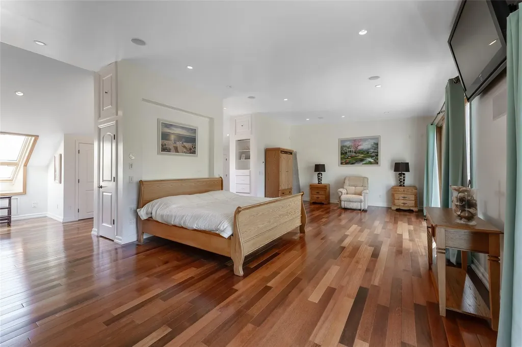 175 Split Rock Road Syosset NY 11791