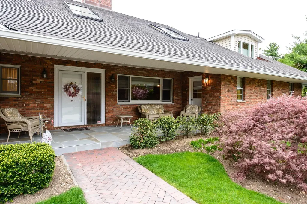 175 Split Rock Road Syosset NY 11791