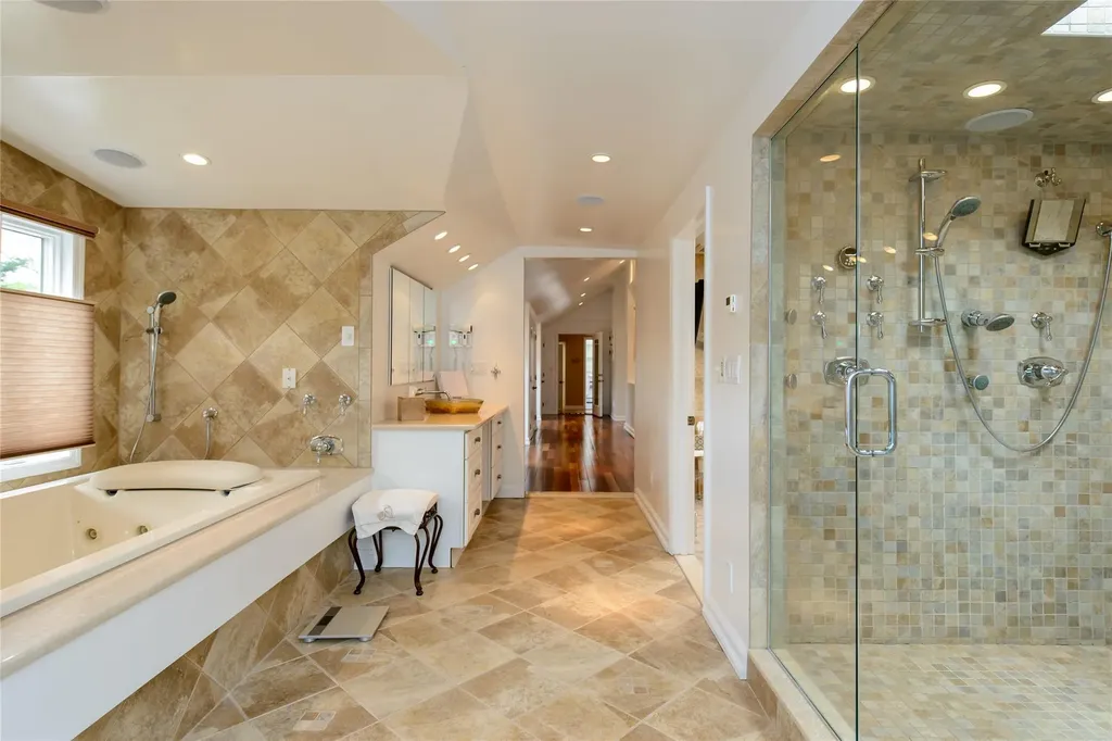 175 Split Rock Road Syosset NY 11791