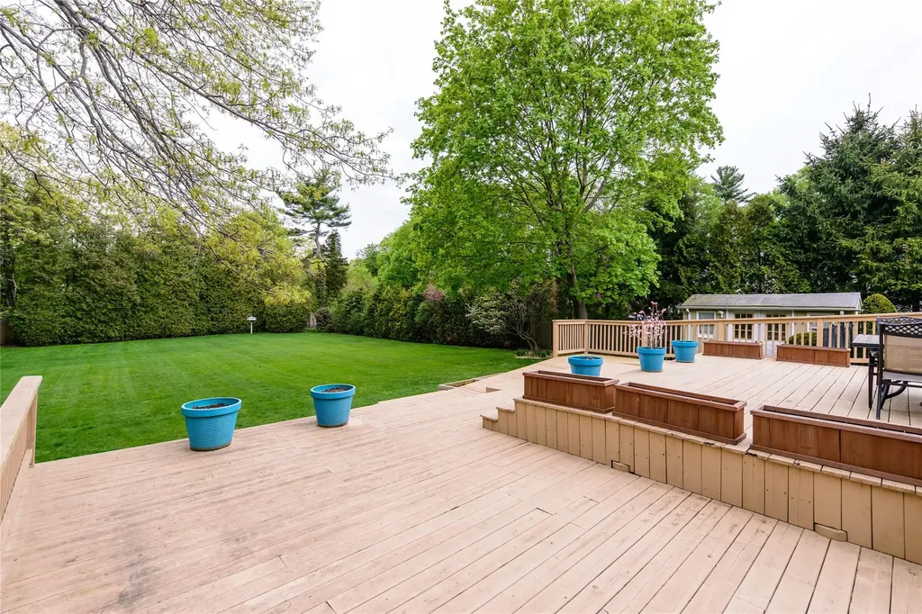 175 Split Rock Road Syosset NY 11791