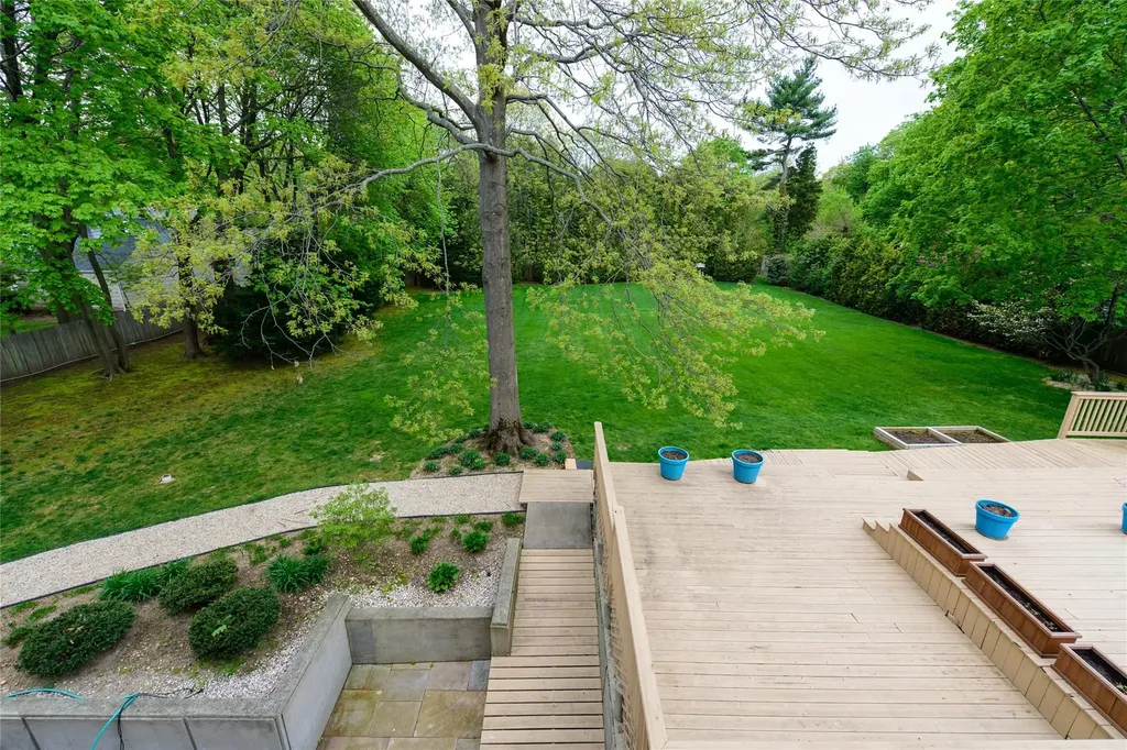 175 Split Rock Road Syosset NY 11791