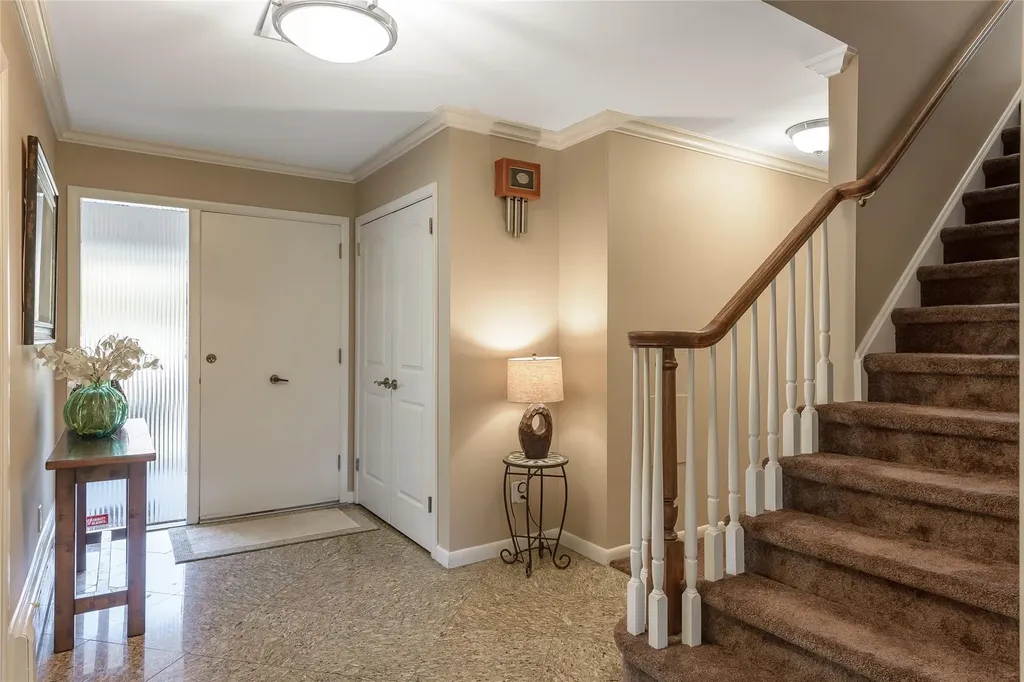 175 Split Rock Road Syosset NY 11791