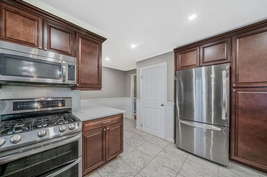 19 Rustic Road Yaphank NY 11980