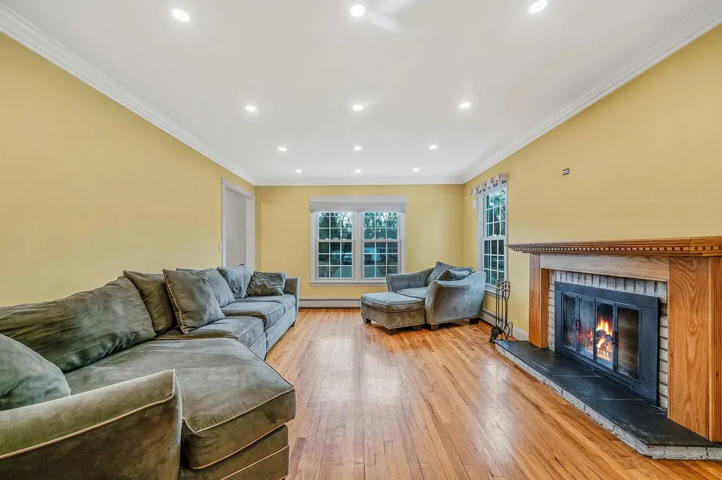 19 Rustic Road Yaphank NY 11980