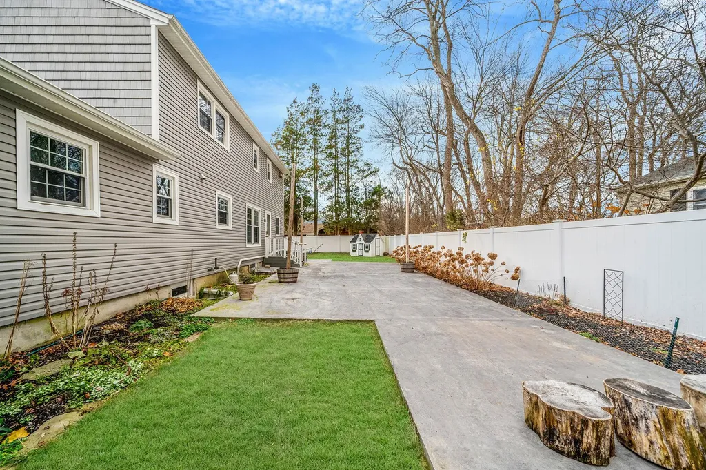19 Rustic Road Yaphank NY 11980