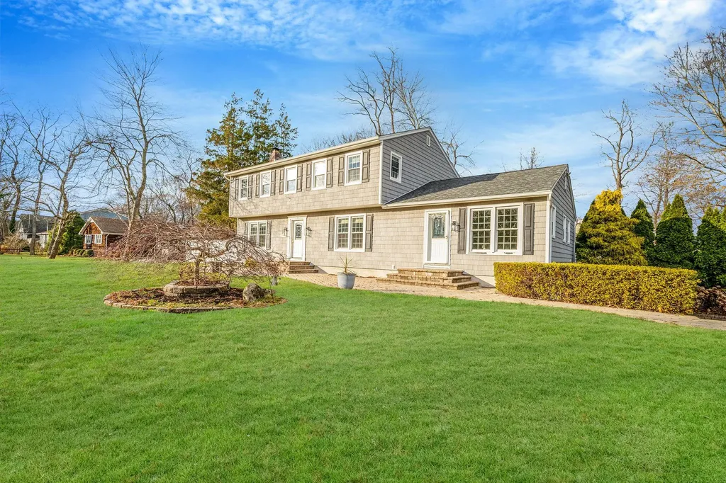 19 Rustic Road Yaphank NY 11980