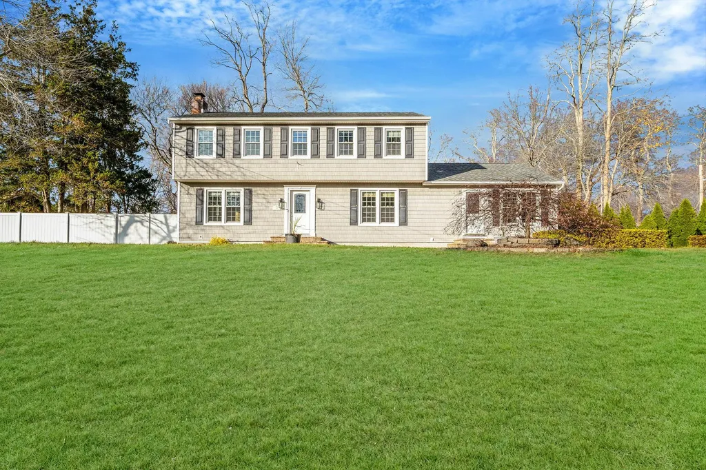 19 Rustic Road Yaphank NY 11980