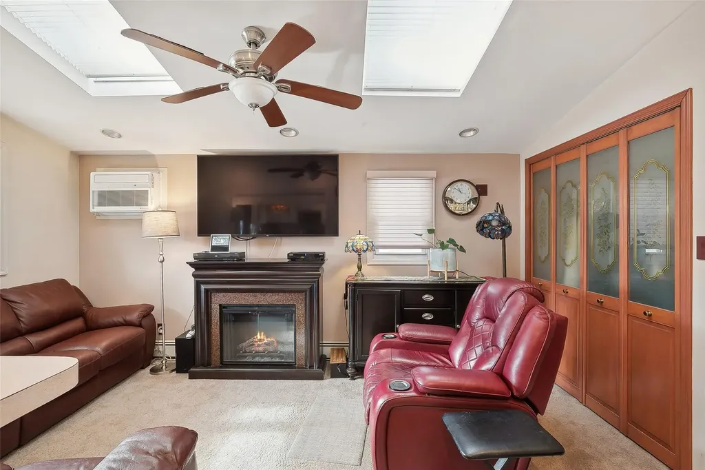 35 Squirrel Lane Levittown NY 11756