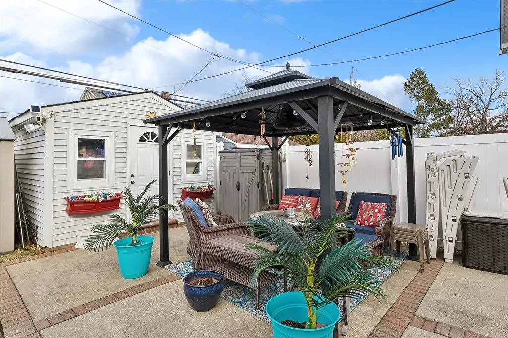 35 Squirrel Lane Levittown NY 11756