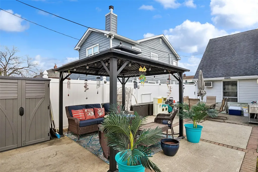 35 Squirrel Lane Levittown NY 11756
