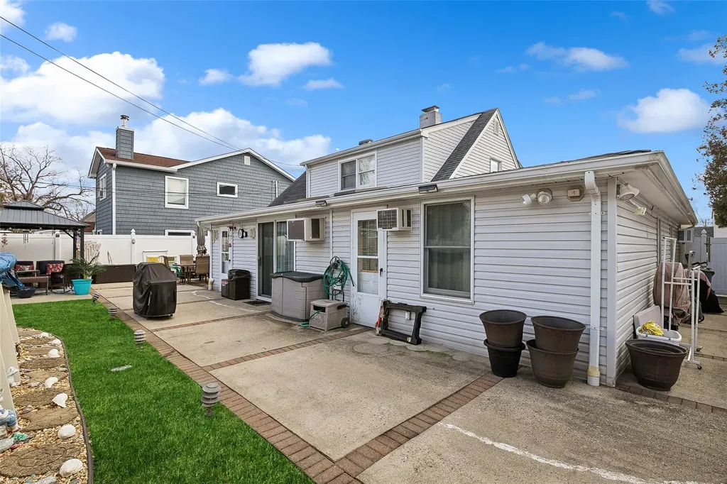 35 Squirrel Lane Levittown NY 11756