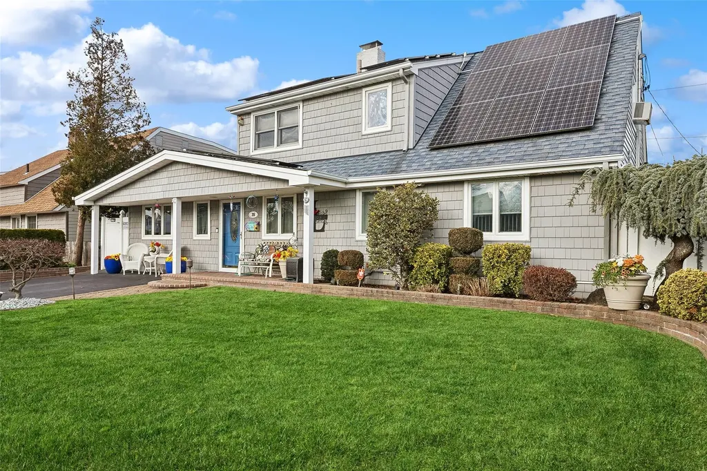 35 Squirrel Lane Levittown NY 11756