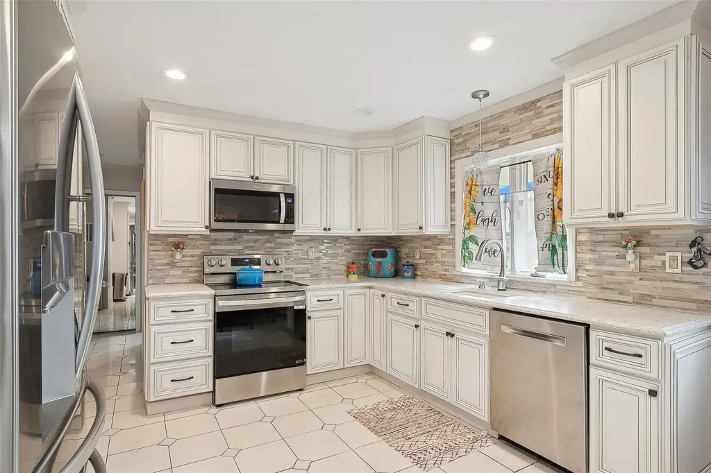 35 Squirrel Lane Levittown NY 11756