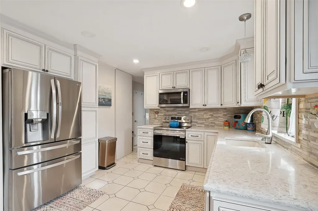35 Squirrel Lane Levittown NY 11756
