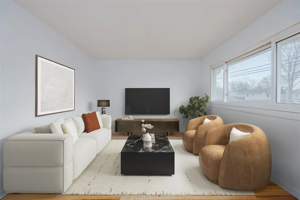 311 Neptune Avenue West Babylon NY 11704