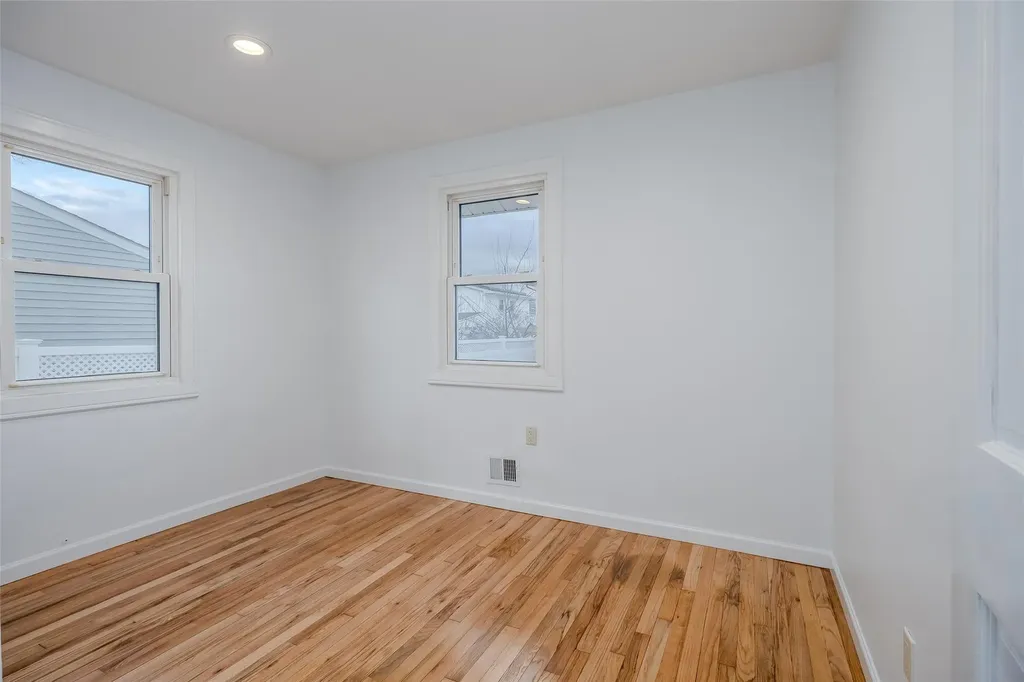 311 Neptune Avenue West Babylon NY 11704
