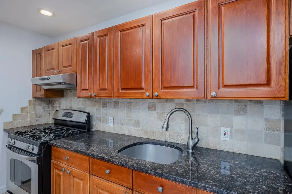 311 Neptune Avenue West Babylon NY 11704