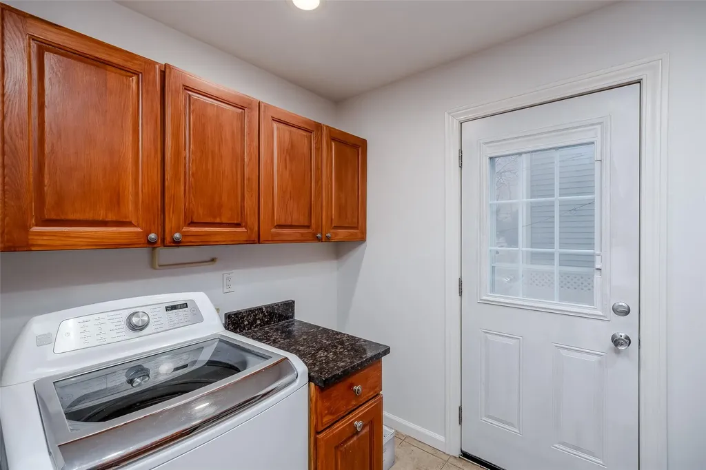 311 Neptune Avenue West Babylon NY 11704