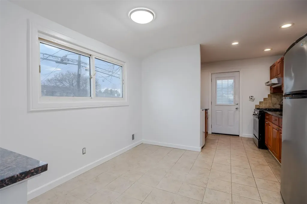 311 Neptune Avenue West Babylon NY 11704