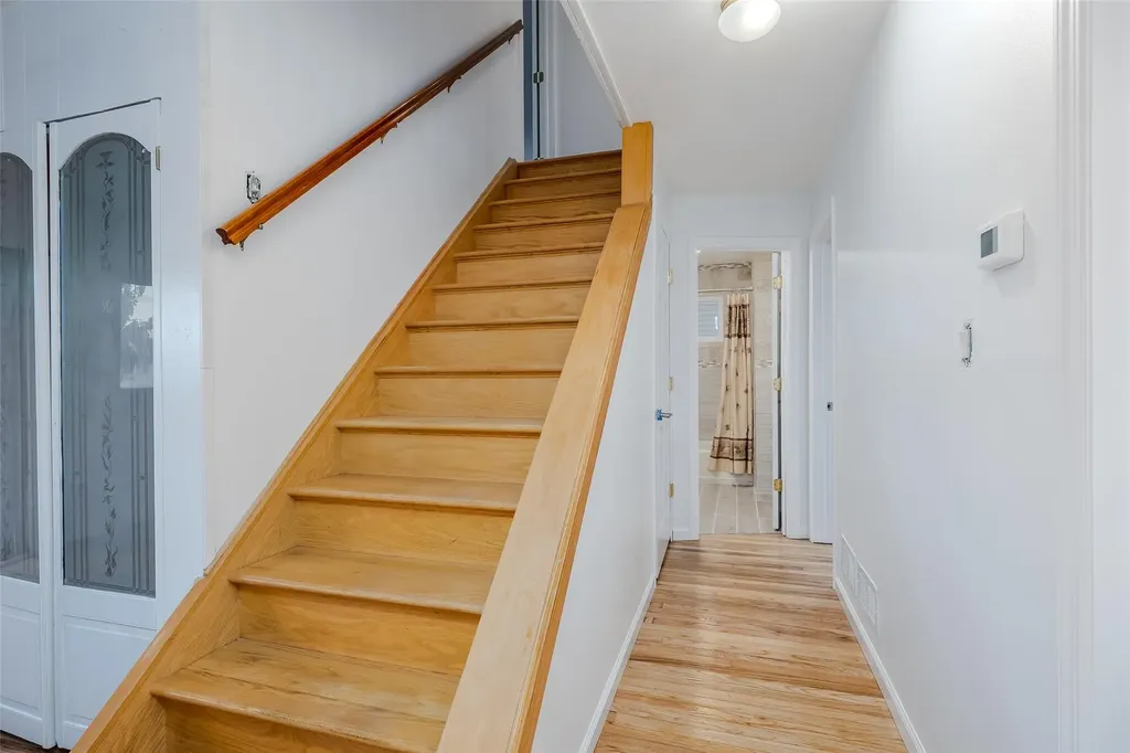 311 Neptune Avenue West Babylon NY 11704