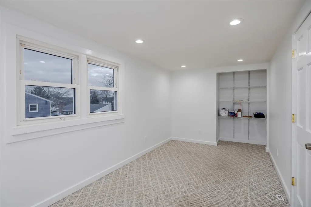 311 Neptune Avenue West Babylon NY 11704