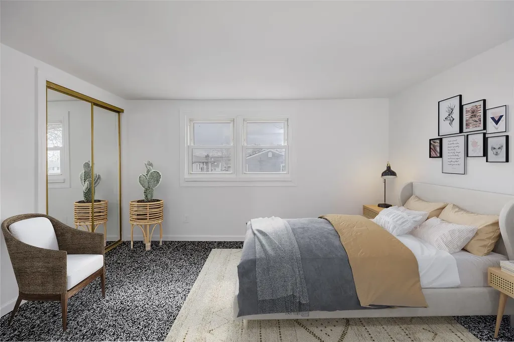 311 Neptune Avenue West Babylon NY 11704