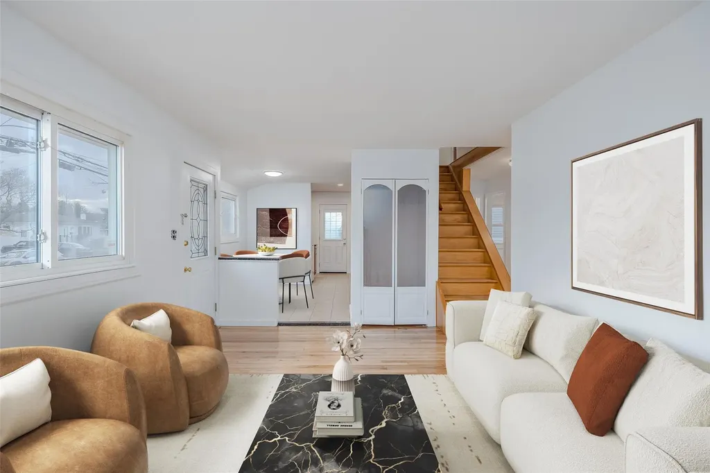311 Neptune Avenue West Babylon NY 11704