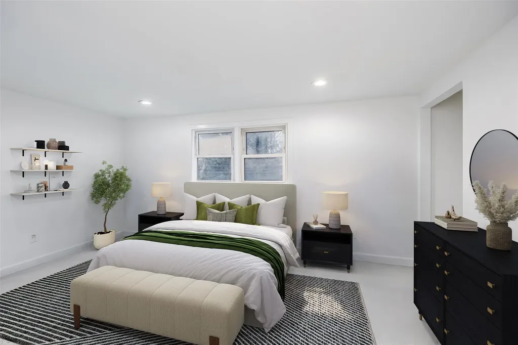 311 Neptune Avenue West Babylon NY 11704